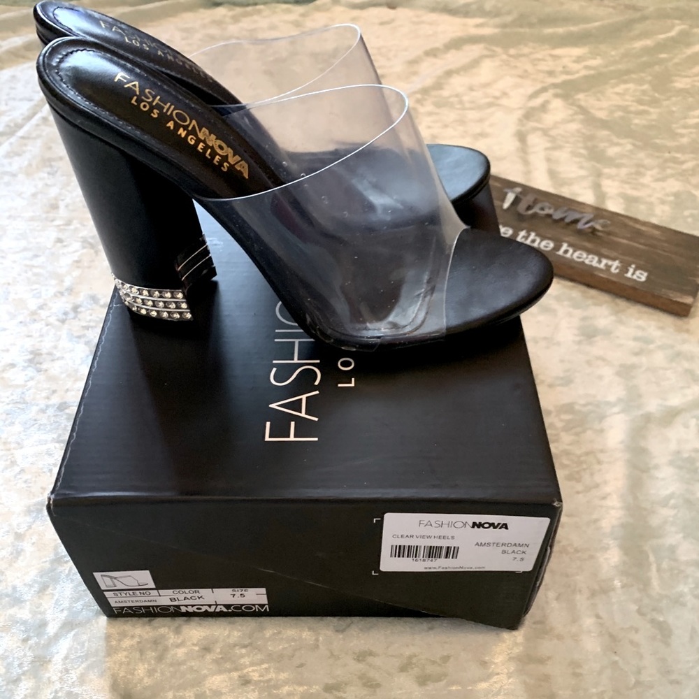 Women’s Black Fashion Nova Heels - Picture 1 of 6